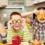 20 Adivinanzas de frutos y alimentos para jugar con los niños