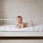Barreras de cama: ¿Seguridad o riesgo para bebés y niños?